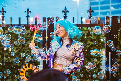 Bubbles show for kids. The best bubble show in Bay Area. Magicians in Bay Area. Entertainment for kids Bay Area. Party planner for birthday party San Francisco, Palo Alto, Mountain View, Redwood City, San Mateo, Foster city, San Bruno, Los Altos. Animator for kids party.