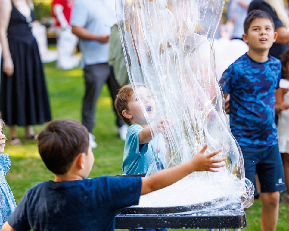 bubble performance for schools and preschools